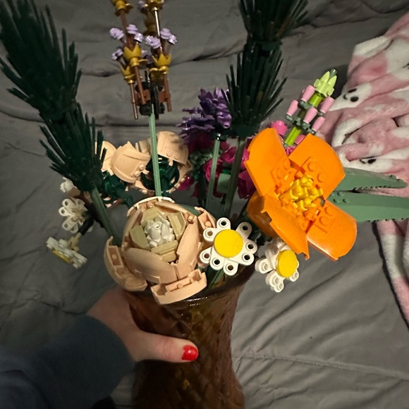LEGO Flowers - Picture 3 of 3